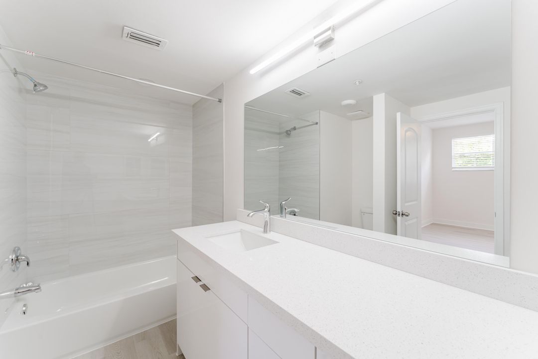 For Rent: $3,995 (3 beds, 3 baths, 2178 Square Feet)