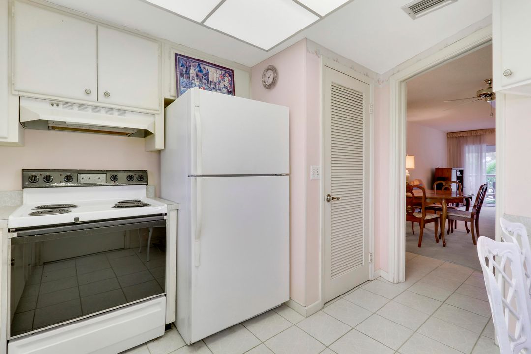 待售: $225,000 (2 贝兹, 2 浴室, 869 平方英尺)