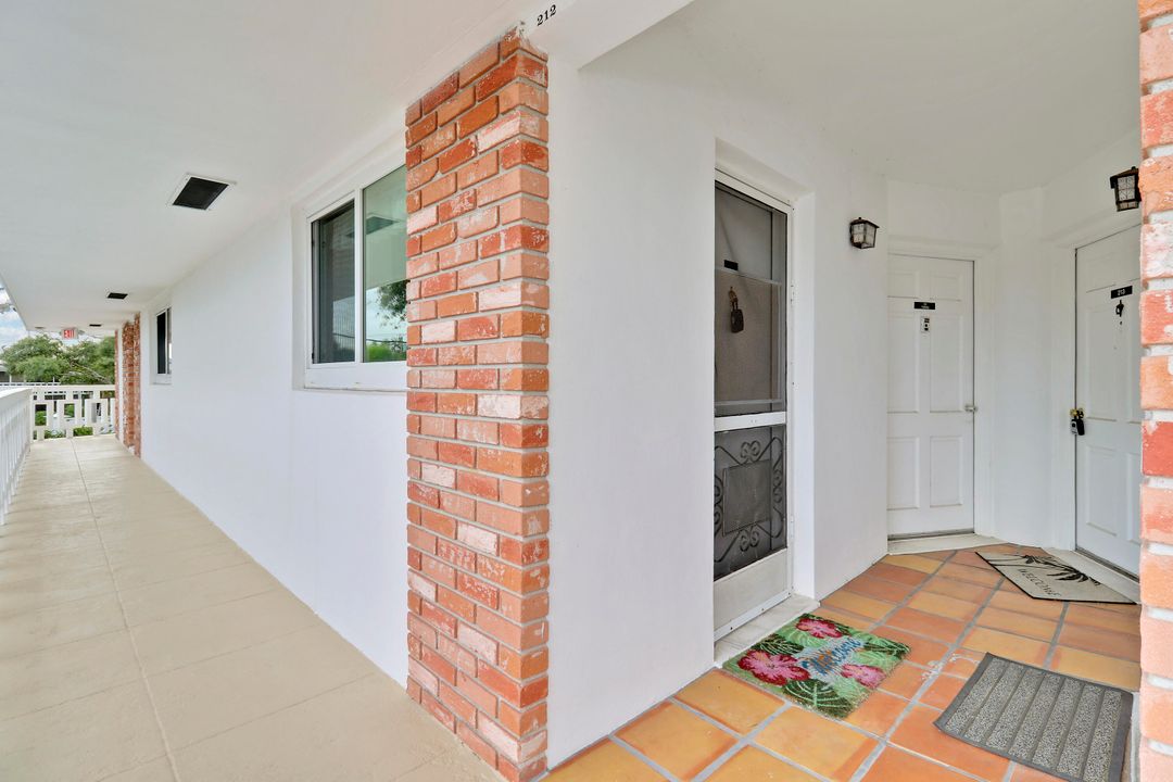 待售: $225,000 (2 贝兹, 2 浴室, 869 平方英尺)