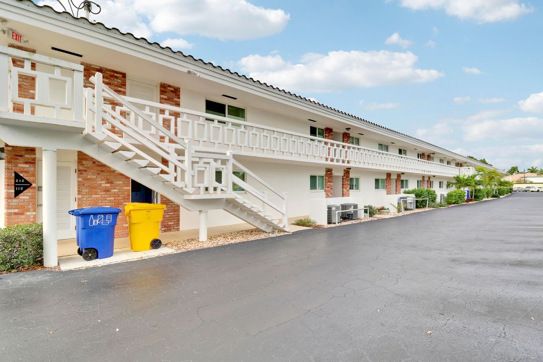 待售: $225,000 (2 贝兹, 2 浴室, 869 平方英尺)