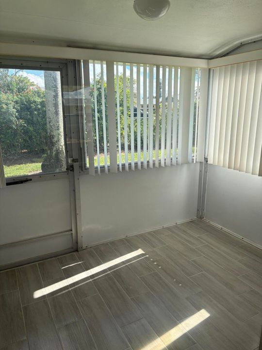 For Rent: $1,500 (1 beds, 1 baths, 612 Square Feet)