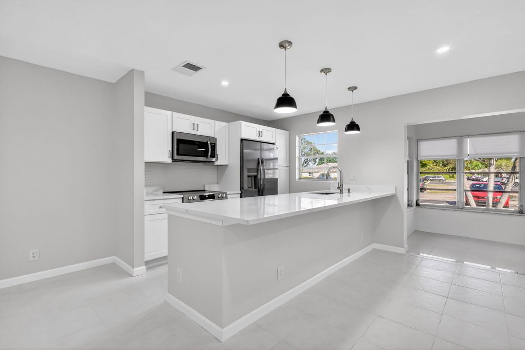 На продажу: $189,000 (1 спален, 1 ванн, 1068 Квадратных фут)