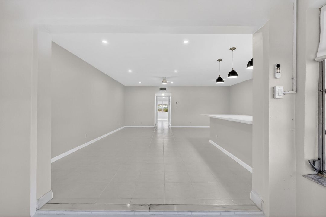 На продажу: $189,000 (1 спален, 1 ванн, 1068 Квадратных фут)