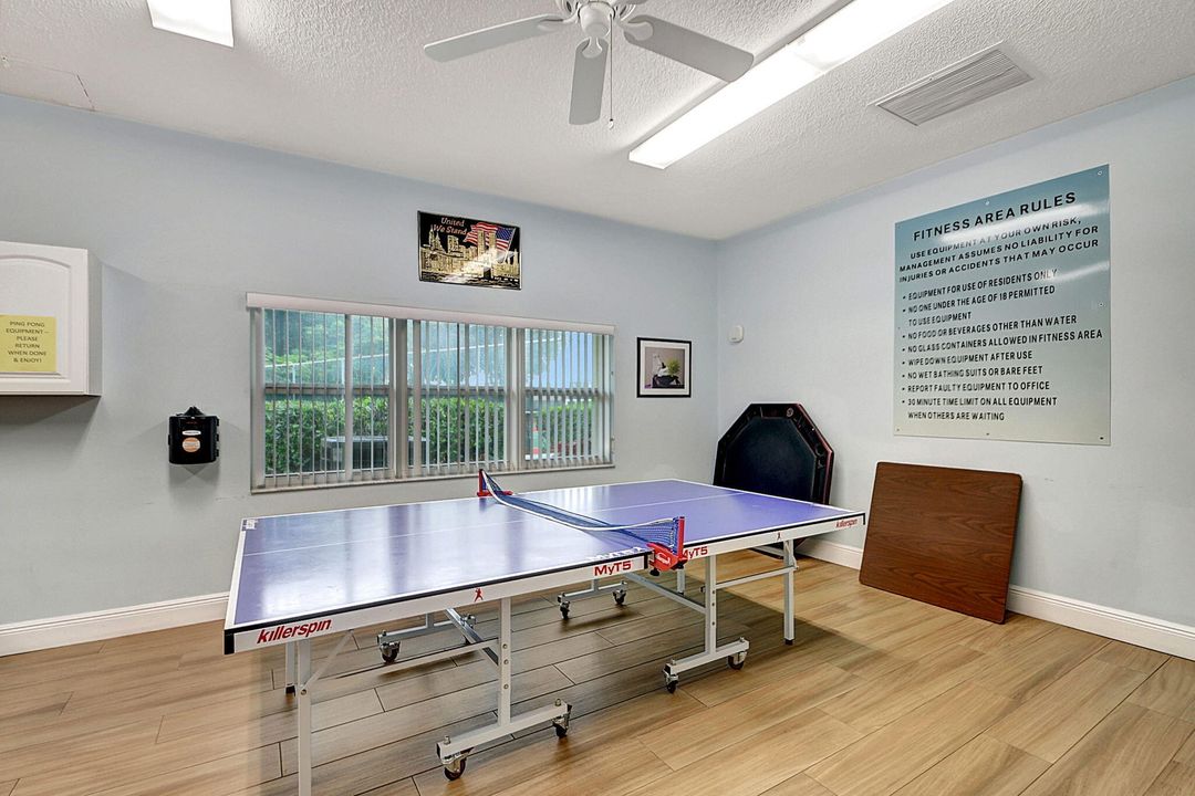 На продажу: $189,000 (1 спален, 1 ванн, 1068 Квадратных фут)