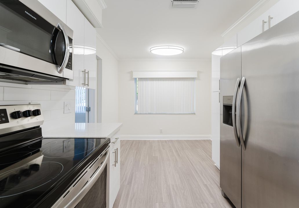 For Rent: $4,995 (4 beds, 2 baths, 1902 Square Feet)