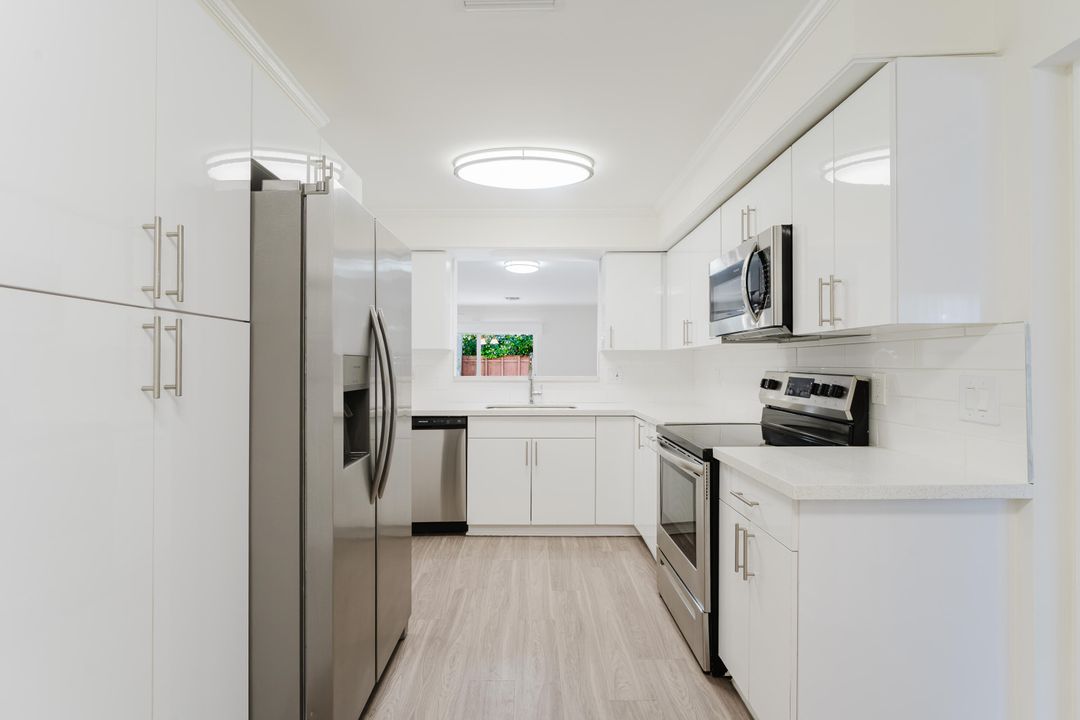 For Rent: $4,995 (4 beds, 2 baths, 1902 Square Feet)