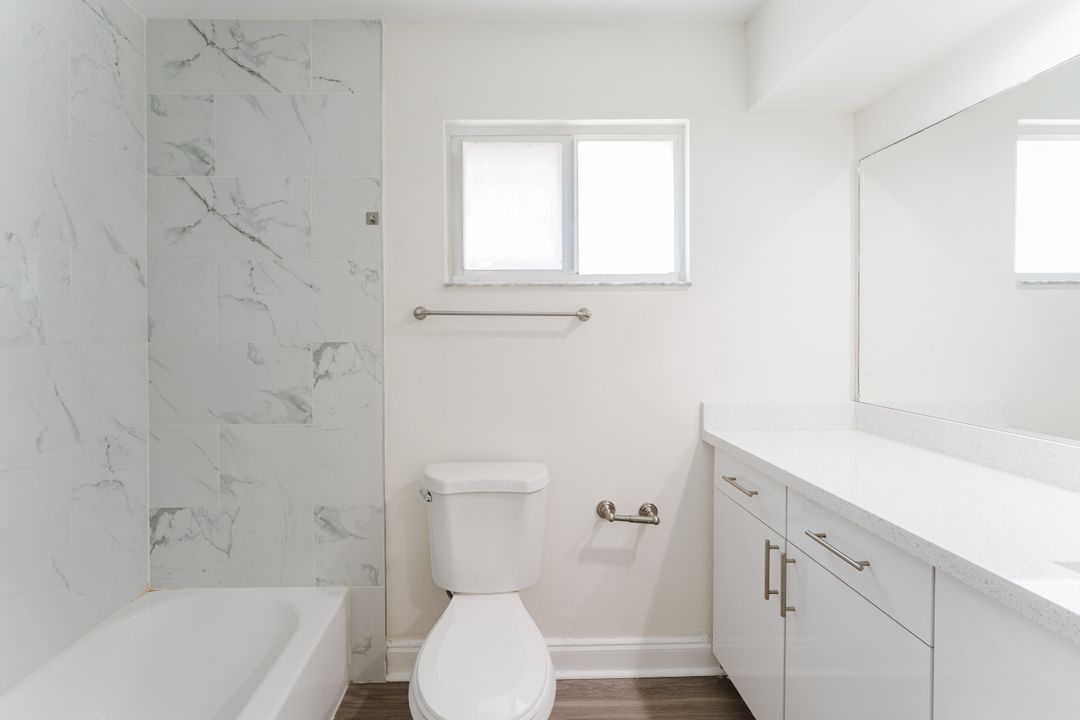 For Rent: $4,995 (4 beds, 2 baths, 1902 Square Feet)