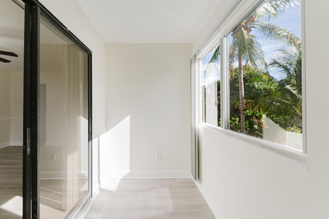 For Rent: $4,995 (4 beds, 2 baths, 1902 Square Feet)