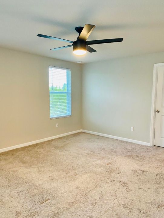 For Rent: $3,000 (3 beds, 2 baths, 1804 Square Feet)