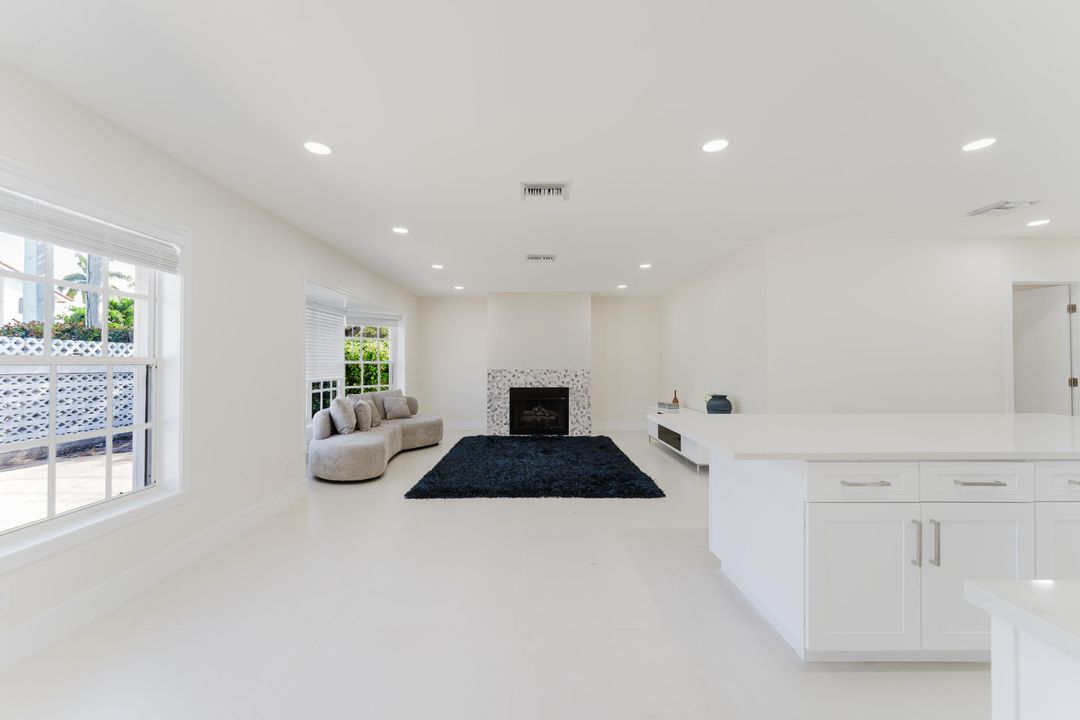 В аренду: $12,500 (4 спален, 3 ванн, 2589 Квадратных фут)