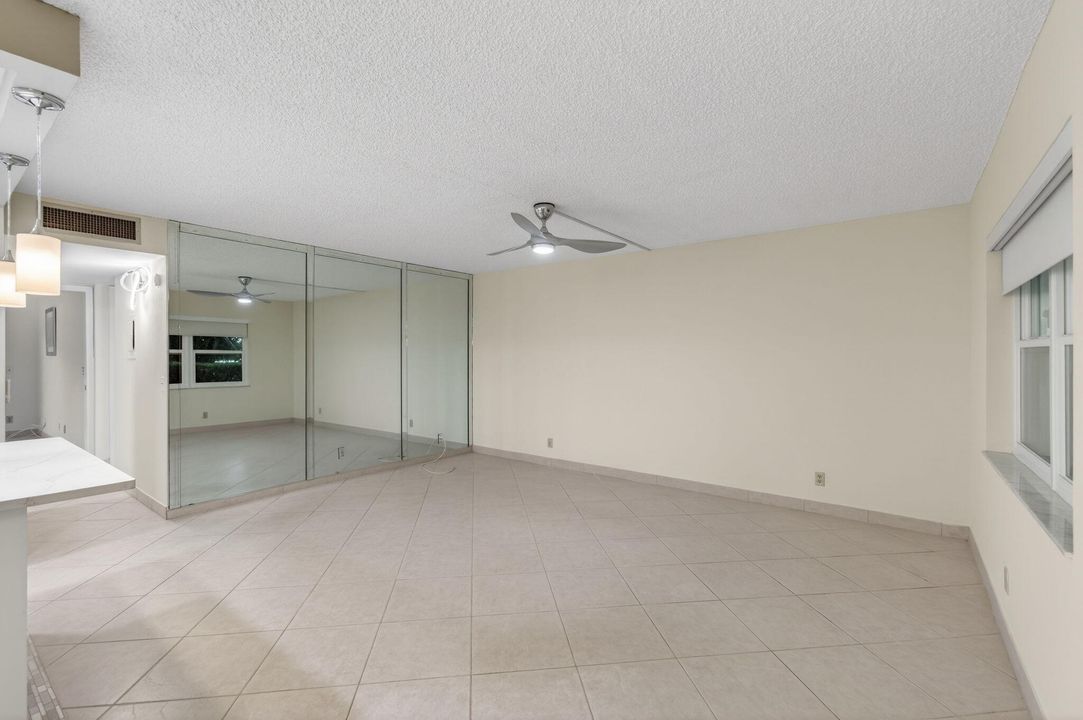 En Venta: $165,000 (2 camas, 2 baños, 907 Pies cuadrados)