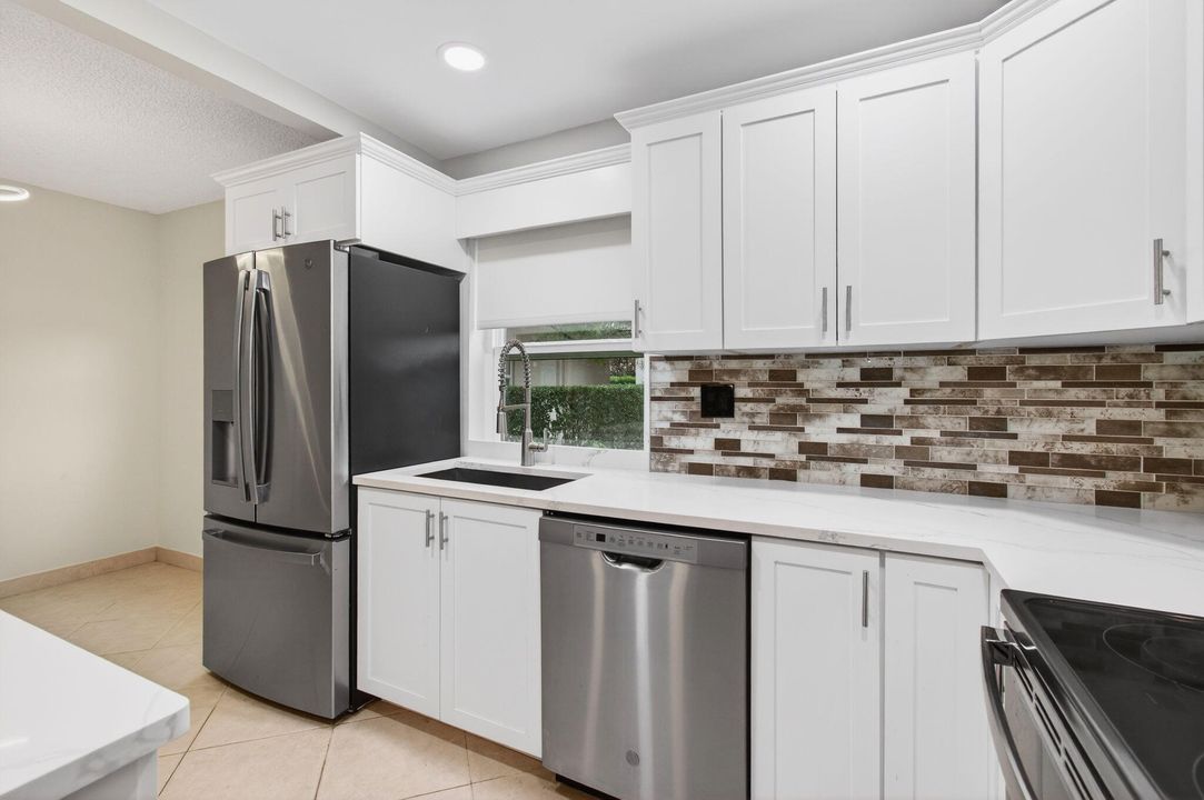 En Venta: $165,000 (2 camas, 2 baños, 907 Pies cuadrados)