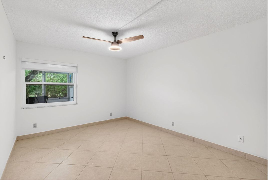 En Venta: $165,000 (2 camas, 2 baños, 907 Pies cuadrados)