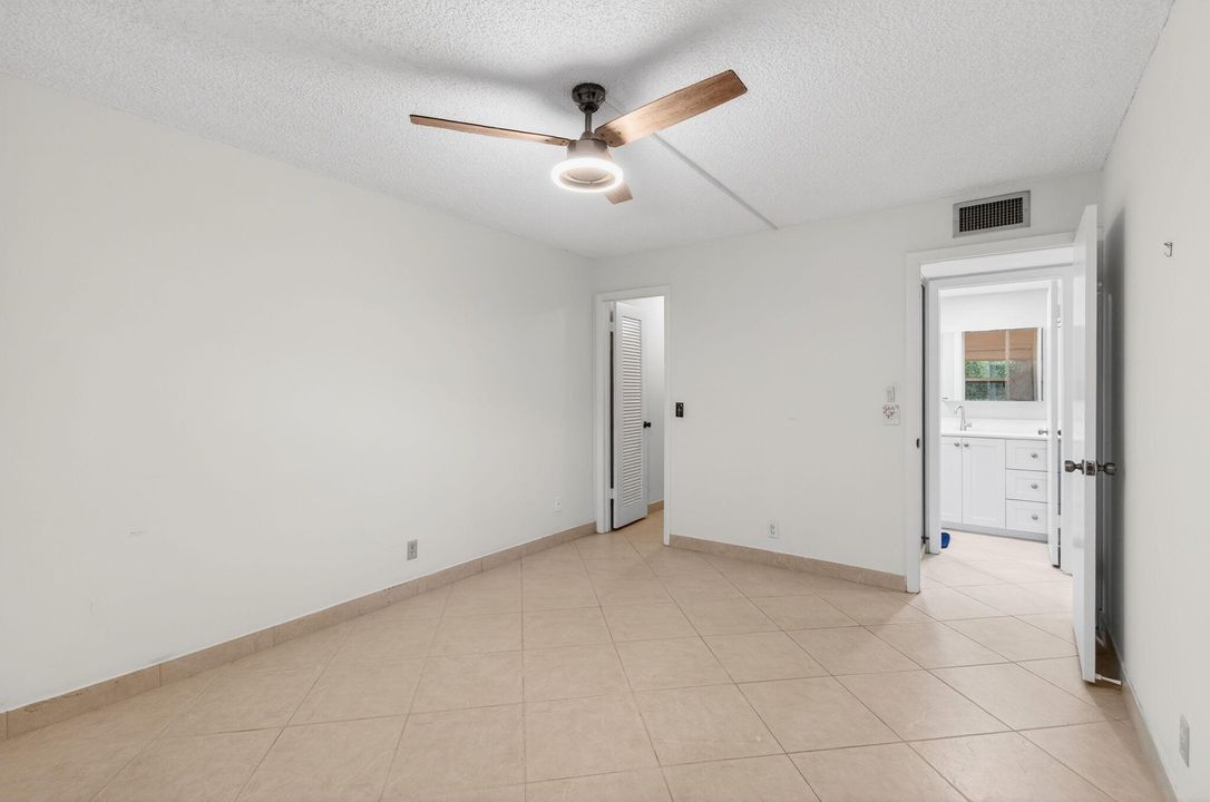 En Venta: $165,000 (2 camas, 2 baños, 907 Pies cuadrados)