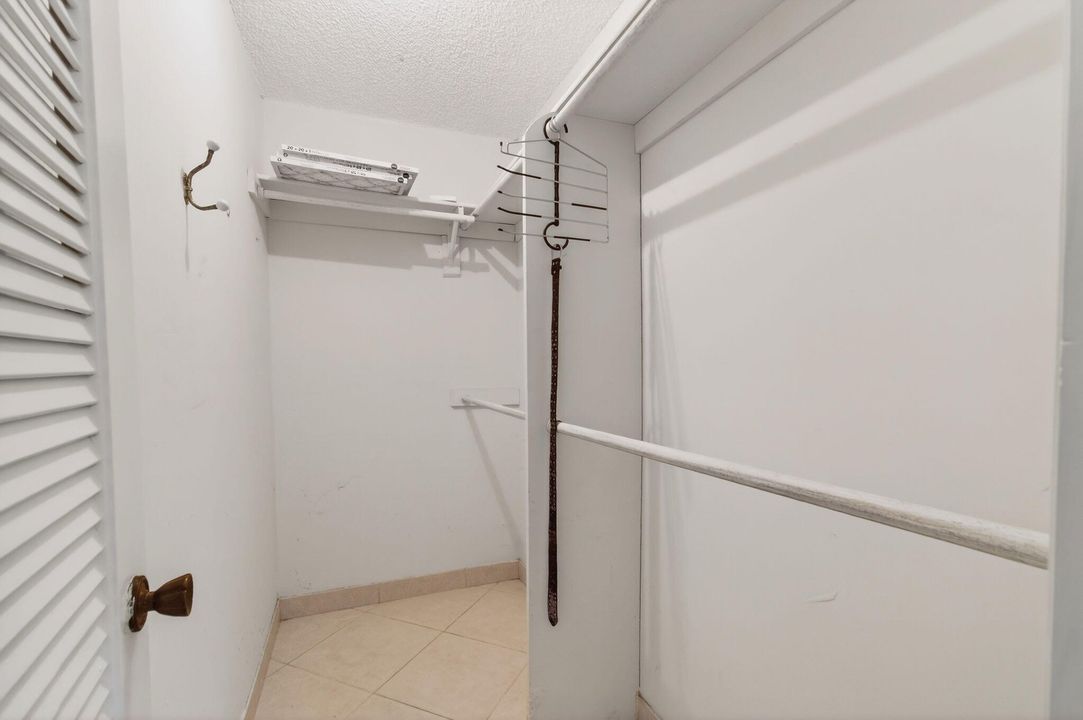 En Venta: $165,000 (2 camas, 2 baños, 907 Pies cuadrados)