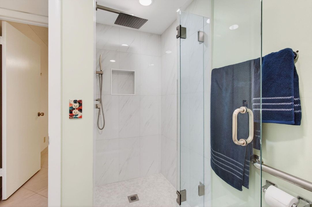 En Venta: $165,000 (2 camas, 2 baños, 907 Pies cuadrados)