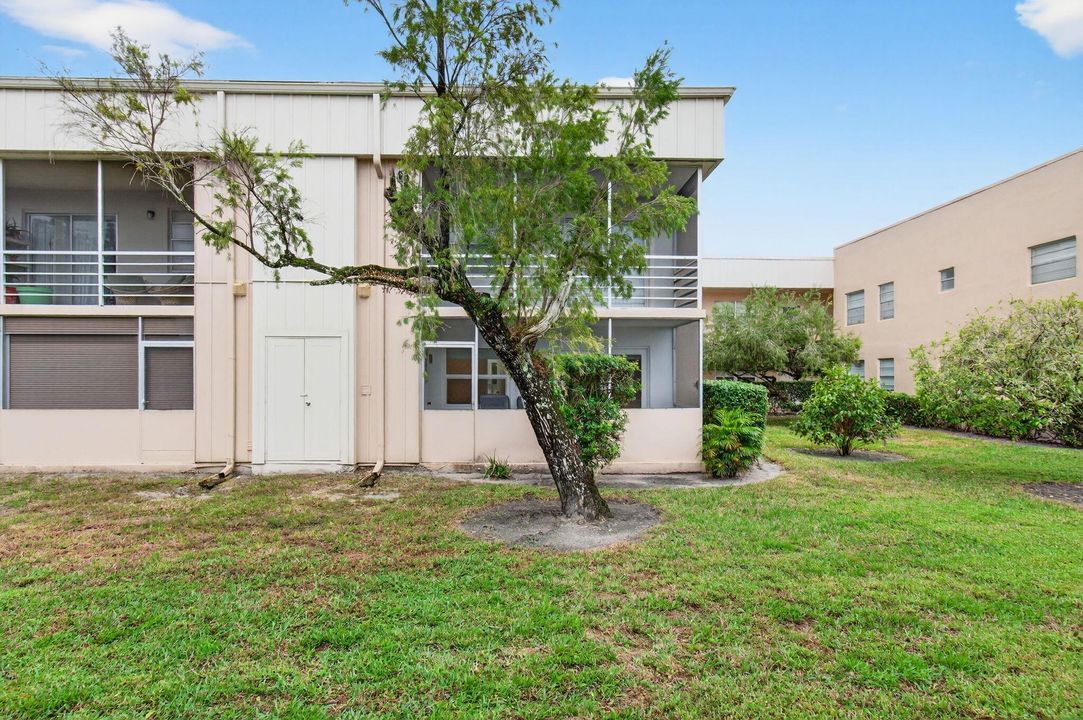 En Venta: $165,000 (2 camas, 2 baños, 907 Pies cuadrados)