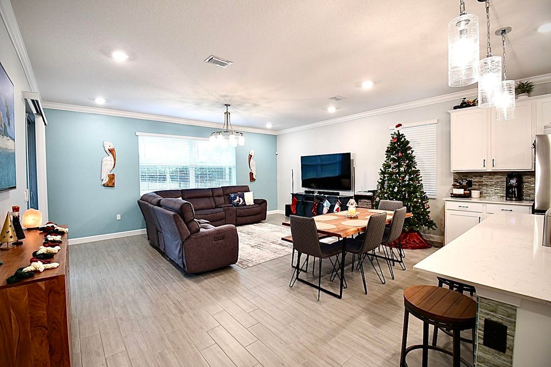 待售: $429,900 (3 贝兹, 2 浴室, 1693 平方英尺)