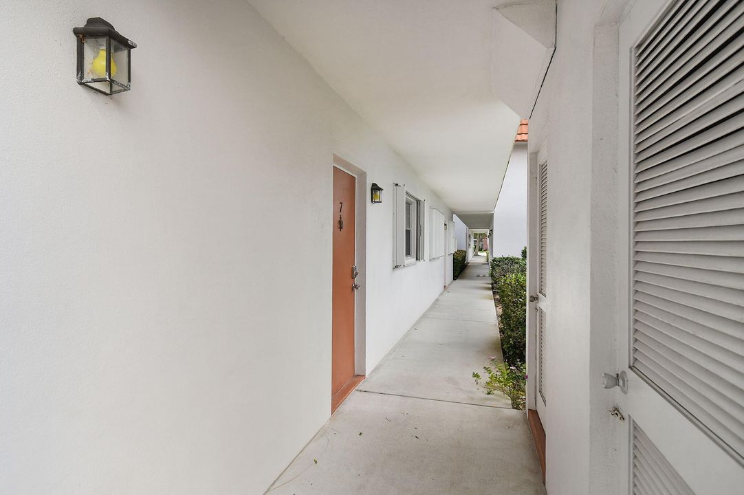 For Sale: $155,000 (2 beds, 2 baths, 1089 Square Feet)