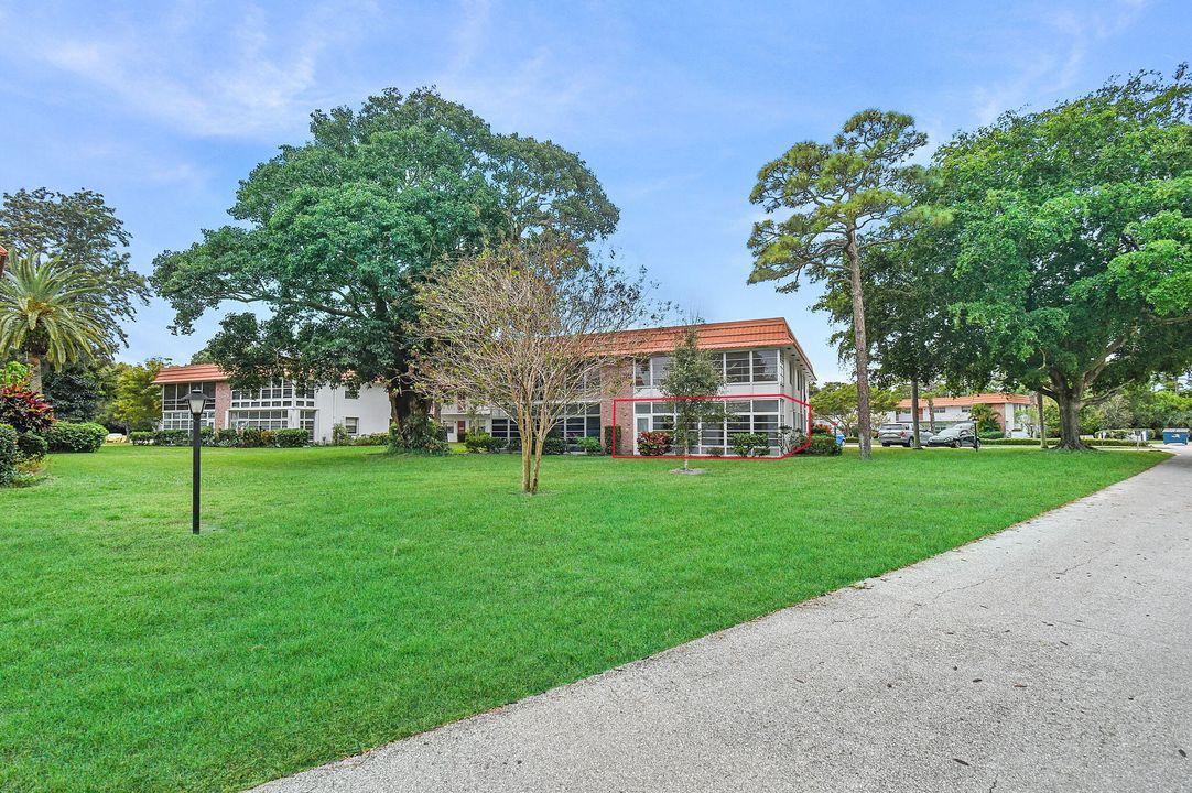 For Sale: $155,000 (2 beds, 2 baths, 1089 Square Feet)