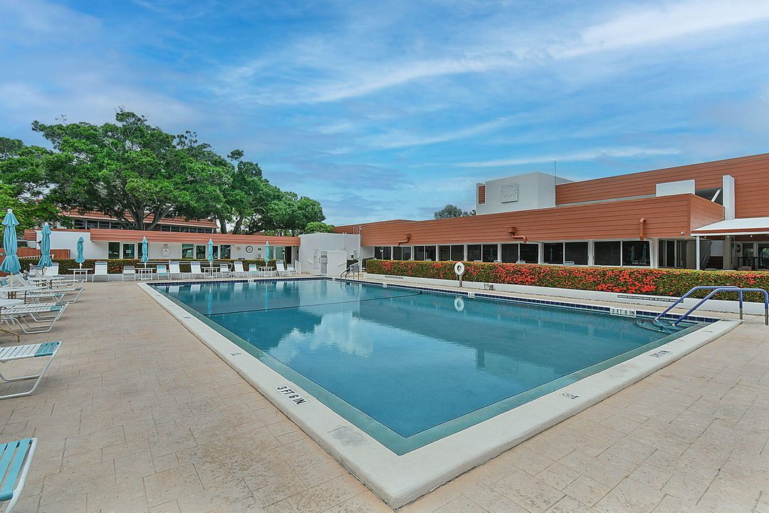 For Sale: $155,000 (2 beds, 2 baths, 1089 Square Feet)