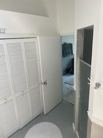 For Rent: $1,000 (1 beds, 1 baths, 2396 Square Feet)