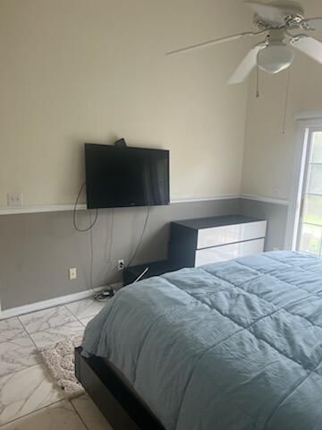 For Rent: $1,000 (1 beds, 1 baths, 2396 Square Feet)