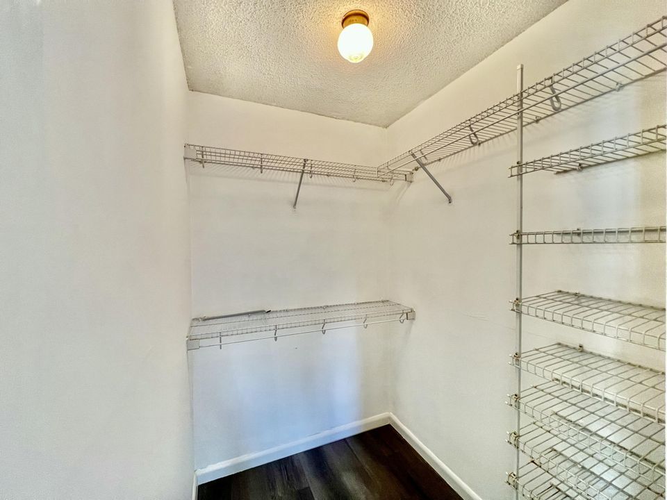 В аренду: $1,750 (2 спален, 2 ванн, 978 Квадратных фут)