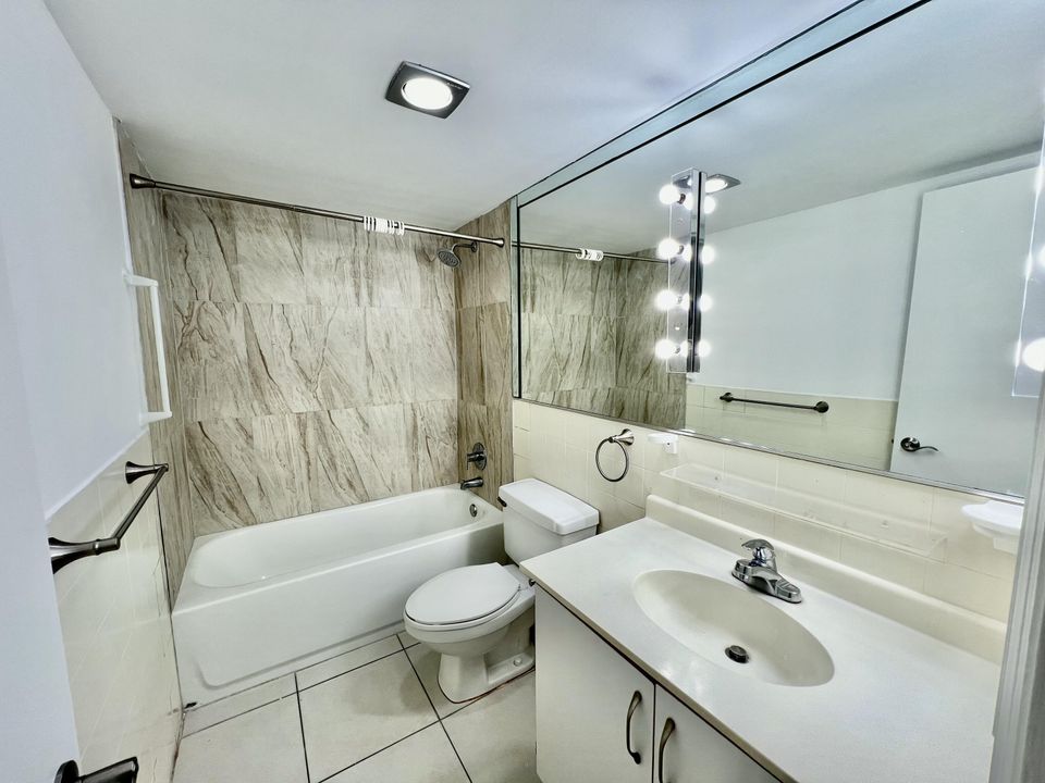 В аренду: $1,750 (2 спален, 2 ванн, 978 Квадратных фут)