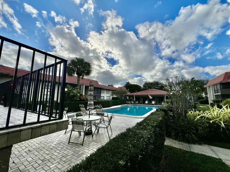 В аренду: $1,750 (2 спален, 2 ванн, 978 Квадратных фут)