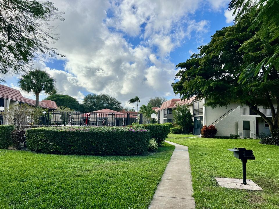 В аренду: $1,750 (2 спален, 2 ванн, 978 Квадратных фут)