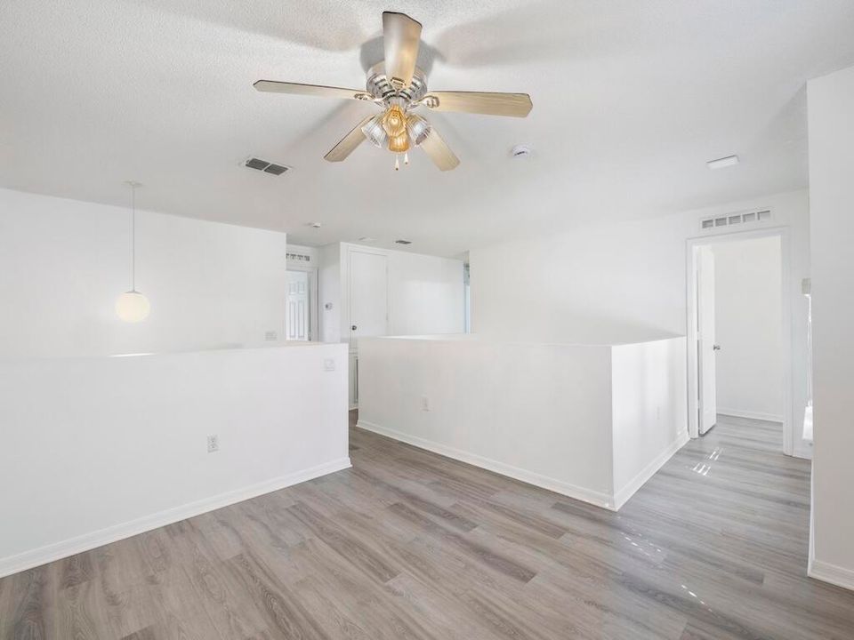 For Rent: $3,500 (4 beds, 2 baths, 2792 Square Feet)