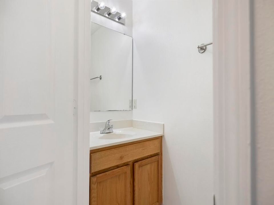 For Rent: $3,500 (4 beds, 2 baths, 2792 Square Feet)