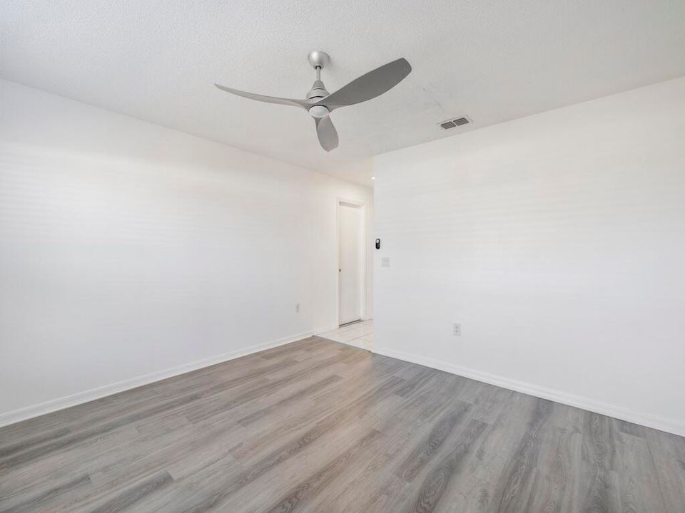 For Rent: $3,500 (4 beds, 2 baths, 2792 Square Feet)