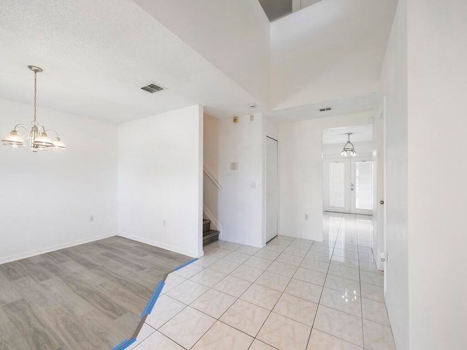 For Rent: $3,500 (4 beds, 2 baths, 2792 Square Feet)