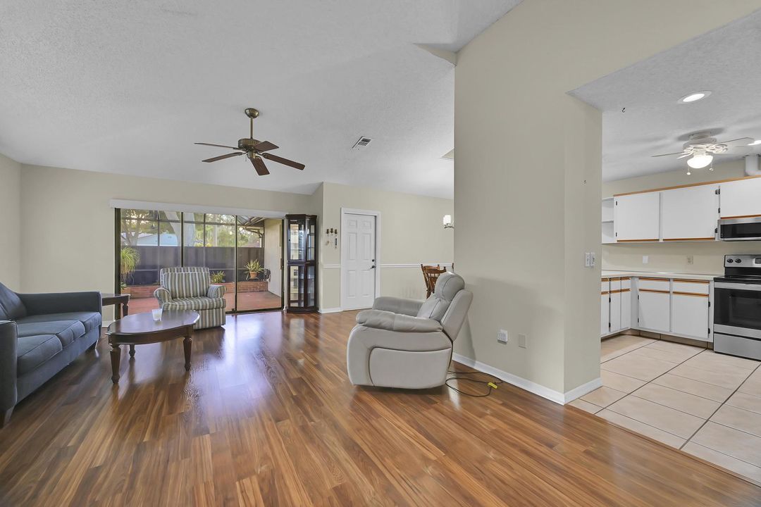 待售: $224,900 (2 贝兹, 2 浴室, 1480 平方英尺)