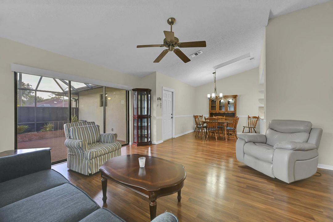 待售: $224,900 (2 贝兹, 2 浴室, 1480 平方英尺)