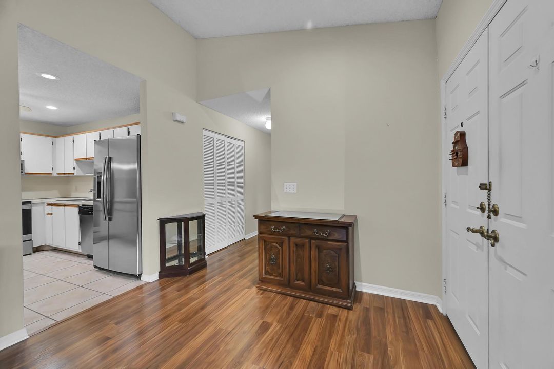 待售: $224,900 (2 贝兹, 2 浴室, 1480 平方英尺)