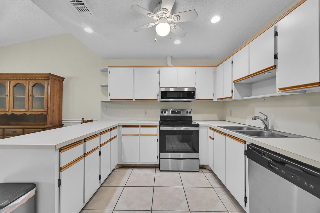 待售: $224,900 (2 贝兹, 2 浴室, 1480 平方英尺)