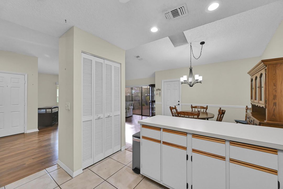 待售: $224,900 (2 贝兹, 2 浴室, 1480 平方英尺)