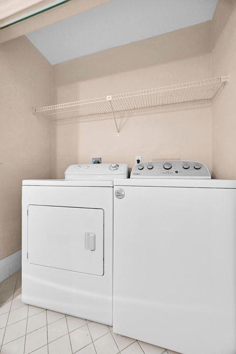 待售: $224,900 (2 贝兹, 2 浴室, 1480 平方英尺)