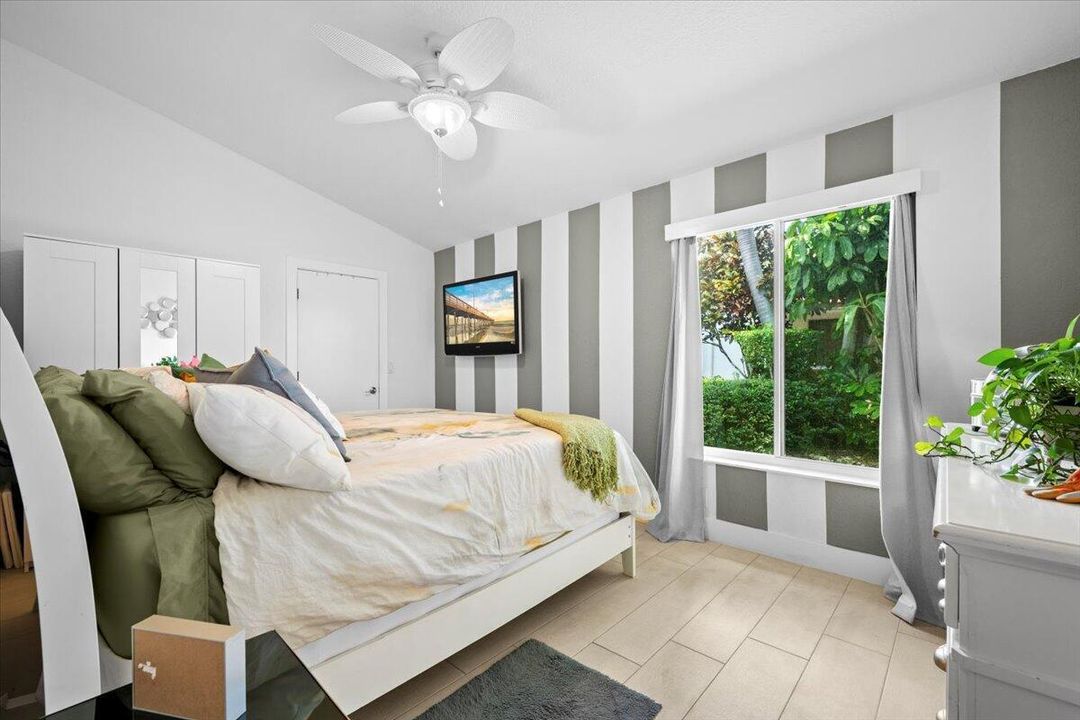 En Venta: $450,000 (3 camas, 2 baños, 2200 Pies cuadrados)