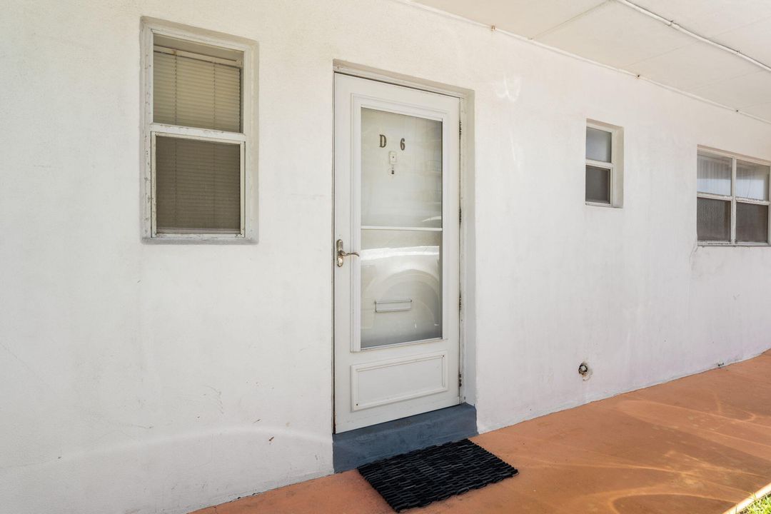 For Rent: $1,950 (2 beds, 1 baths, 948 Square Feet)