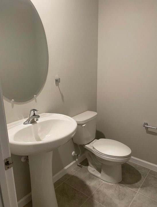 For Rent: $3,000 (3 beds, 2 baths, 1804 Square Feet)