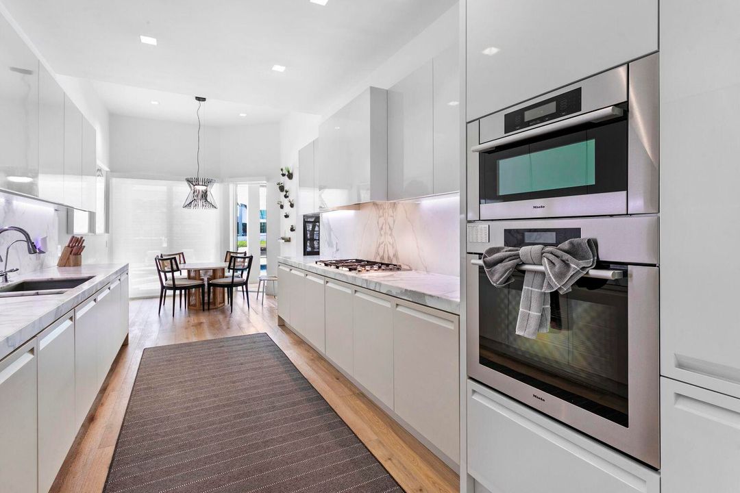 En Venta: $7,695,000 (3 camas, 3 baños, 2883 Pies cuadrados)