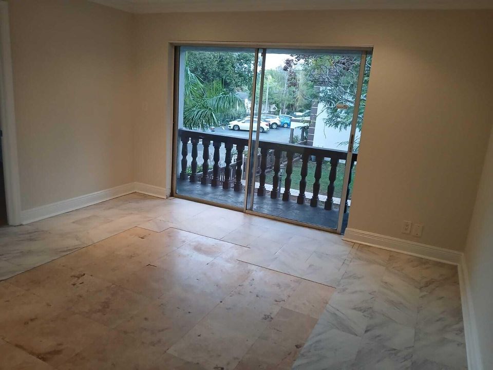 For Sale: $150,000 (2 beds, 2 baths, 836 Square Feet)