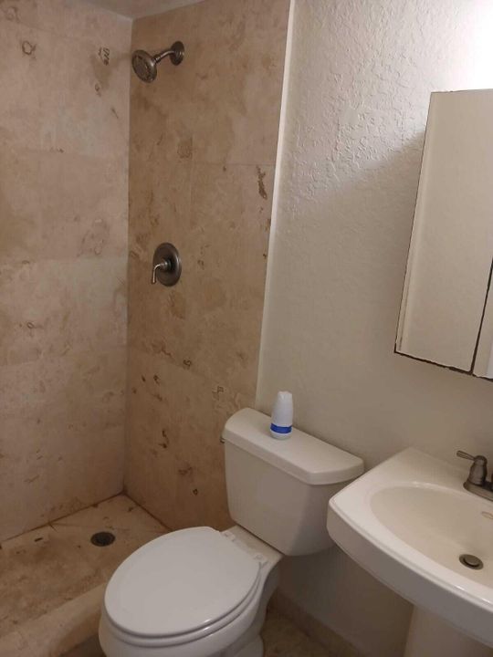 For Sale: $150,000 (2 beds, 2 baths, 836 Square Feet)