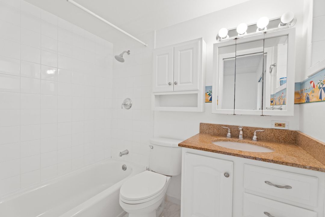 For Rent: $1,950 (2 beds, 1 baths, 948 Square Feet)