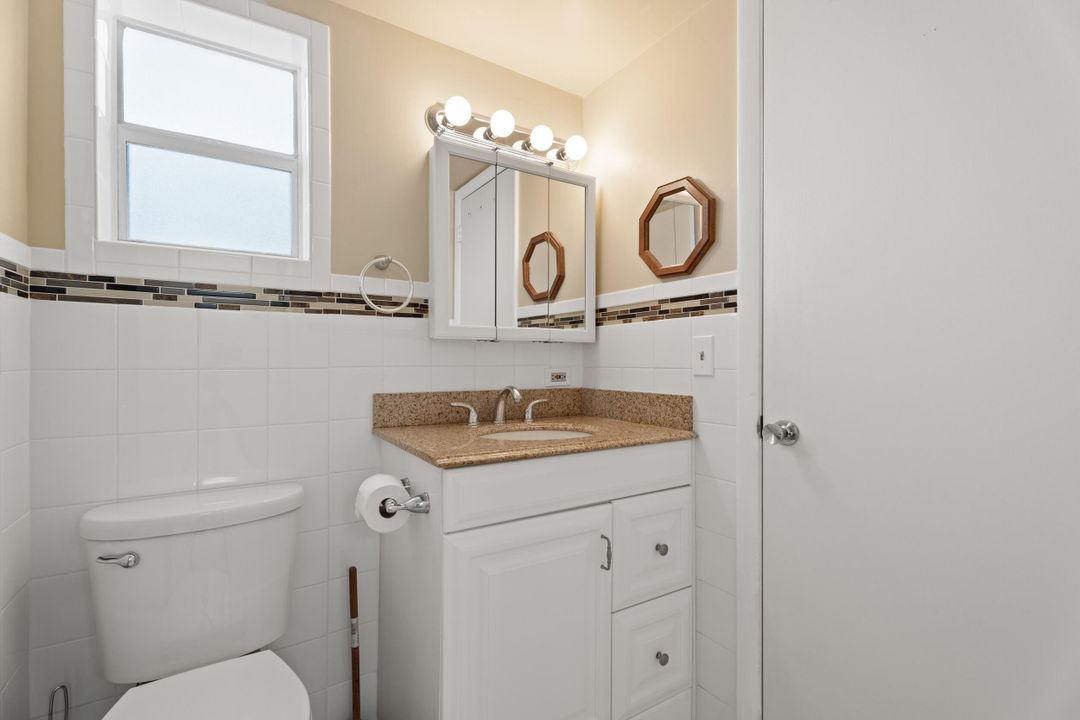 For Rent: $1,950 (2 beds, 1 baths, 948 Square Feet)