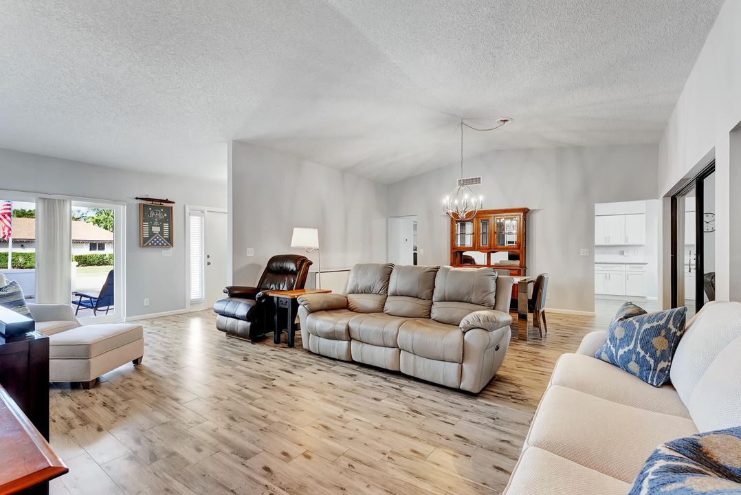 En Venta: $499,000 (3 camas, 2 baños, 2051 Pies cuadrados)